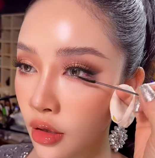 Hướng dẫn nàng cách chuốt mascara đẹp tự nhiên