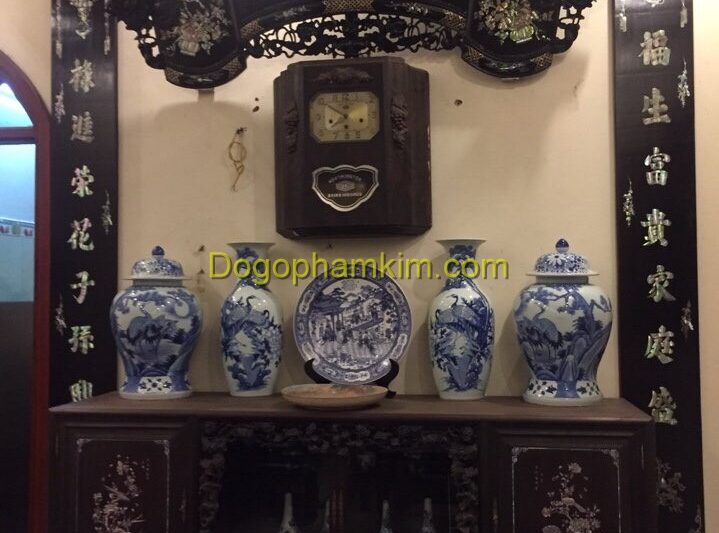 5 mẫu câu đối bàn thờ gia tiên hay và ý nghĩa nhất.