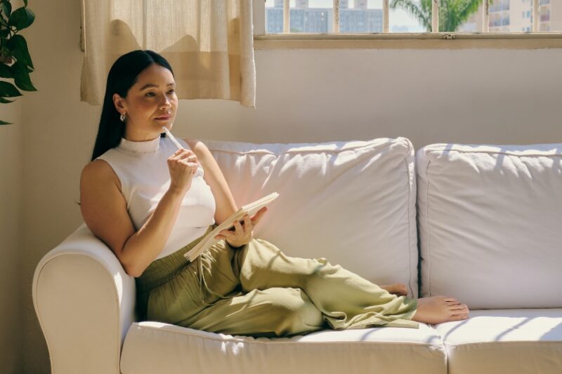 Cách tạo không gian thư giãn đẳng cấp: Sự kết hợp giữa phòng xông hơi và bể thủy sinh