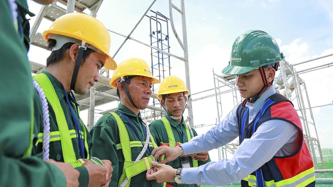 Thiết Bị Bảo Vệ Đầu Nhật Quang – An Toàn Lao Động Toàn Diện